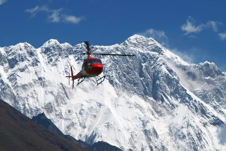 helicopter-vs-trek-kedarnath-2